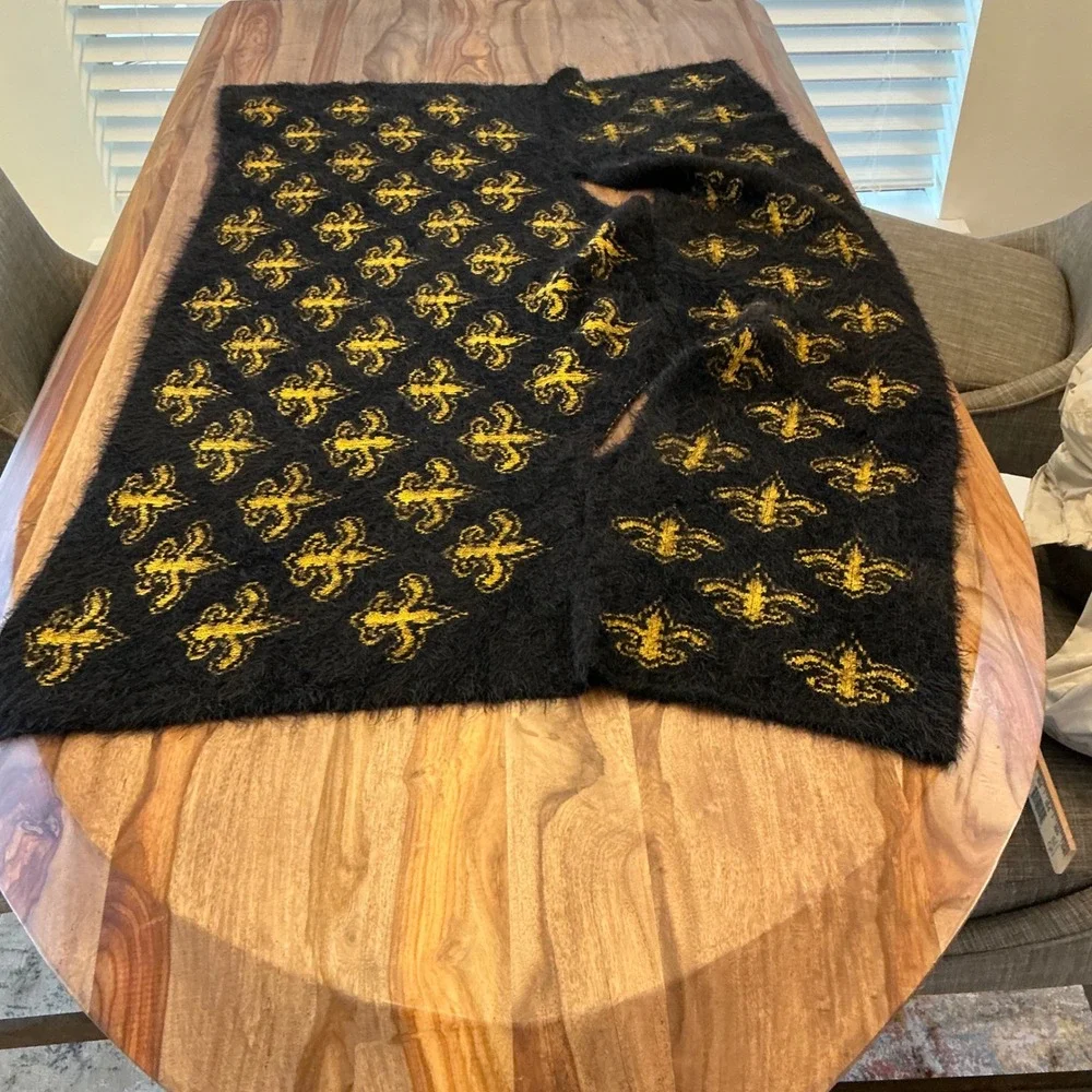 Black Gold Fleur de Lis‎ Fuzzy Knit Vest Women One Size